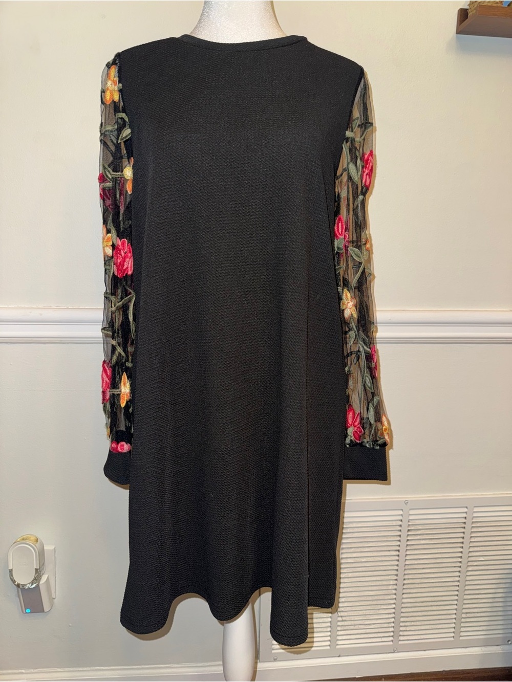 Black Floral Embroidered Mesh Sleeve Shift Dress Size Medium